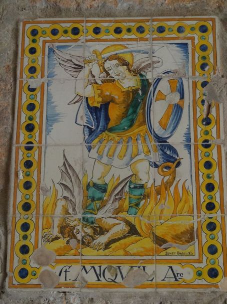 San Miguel Arcángel luchando contra Lucifer